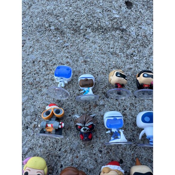 Funko Pop Bitty Pop bundle marvel and more - Picture 2 of 5